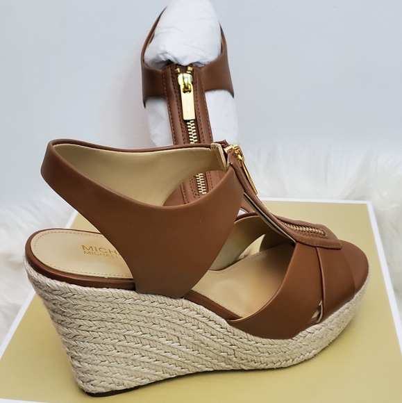 Michael Kors wedge sandals - Picture 3 of 3